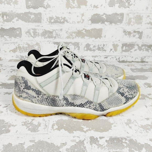 Nike Jordan 11 Retro Low Light Bone Snakeskin Lace Up Athleisure Sneakers A548 - Picture 5 of 10